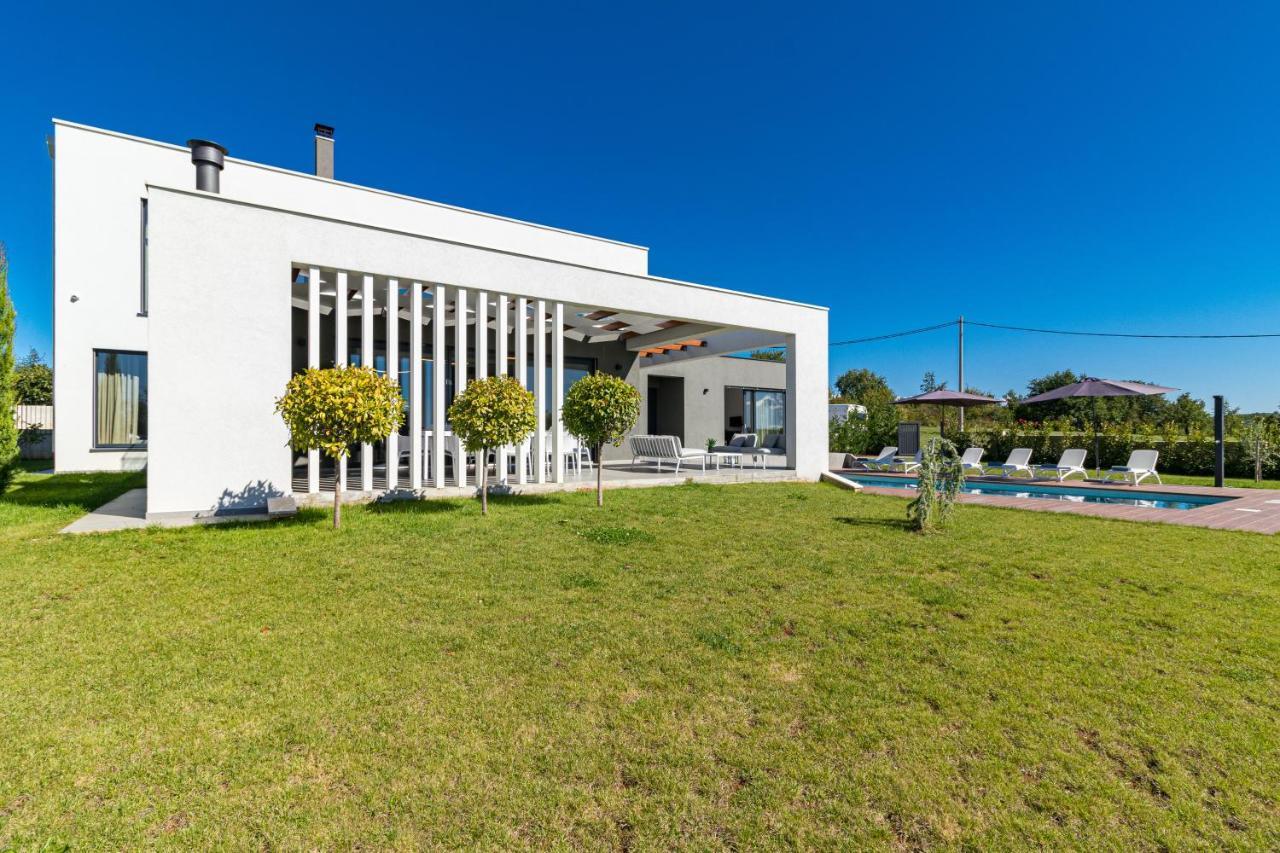 Villa Sabina Visnjan Exterior photo